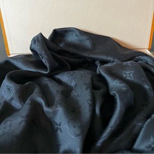 Authentic Louis Vuitton Black Monogram Shawl